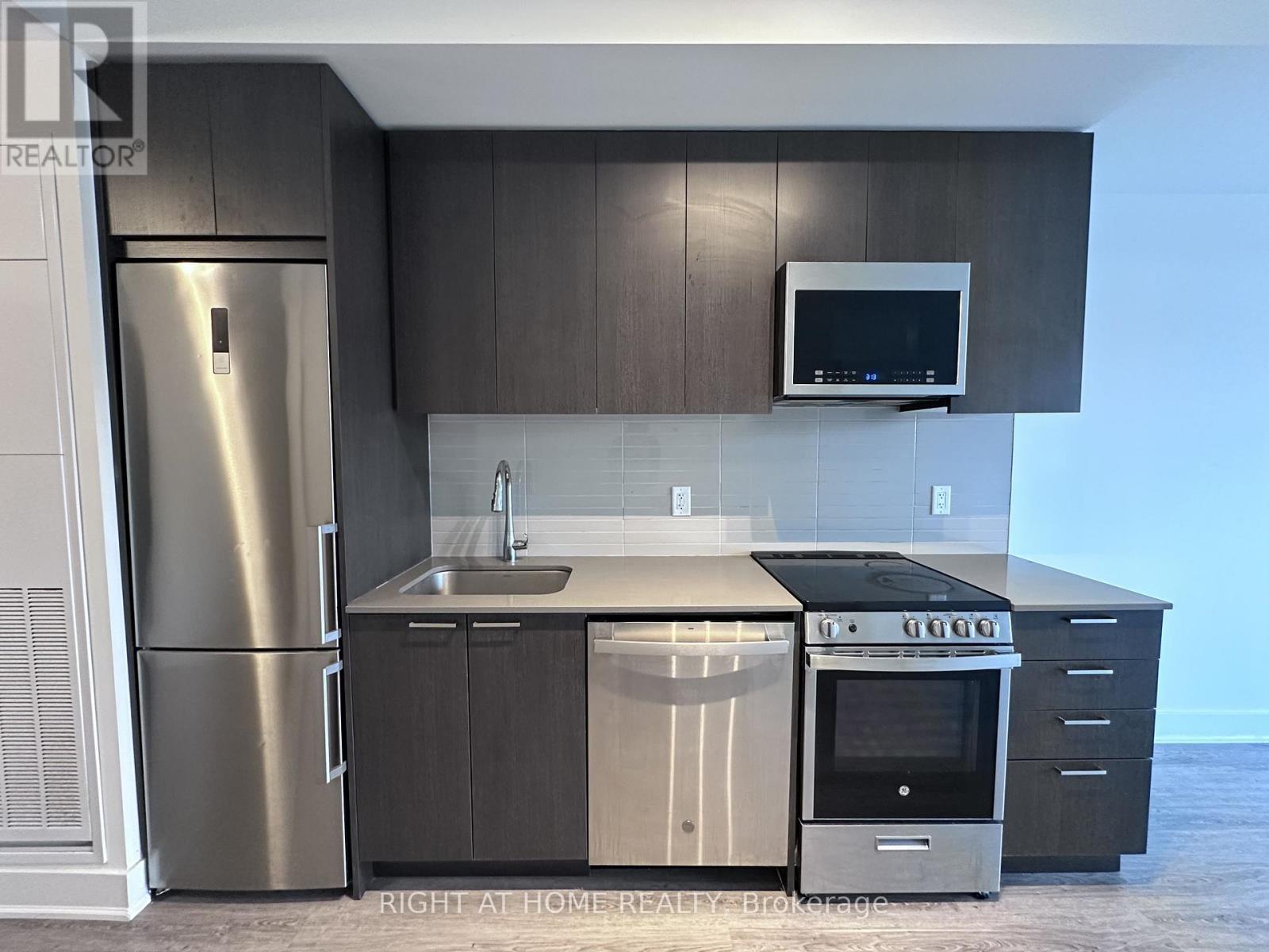 015 - 185 Deerfield Road, Newmarket, Ontario  L3Y 0G7 - Photo 13 - N12653406