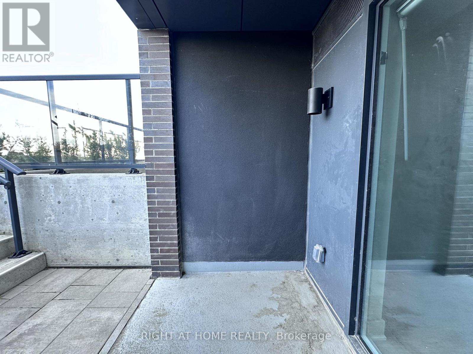 015 - 185 Deerfield Road, Newmarket, Ontario  L3Y 0G7 - Photo 5 - N12653406