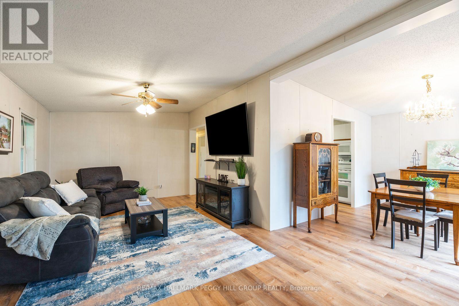 30 Jane Street, Oro-Medonte, Ontario  L3V 0P9 - Photo 2 - S12653358