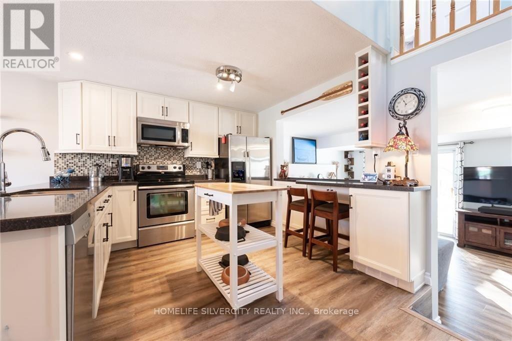 141 Athabaska Road, Barrie (Holly), Ontario  L4N 8E5 - Photo 4 - S12653394