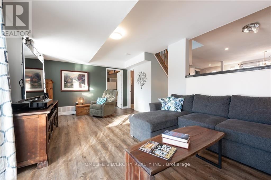 141 Athabaska Road, Barrie (Holly), Ontario  L4N 8E5 - Photo 6 - S12653394