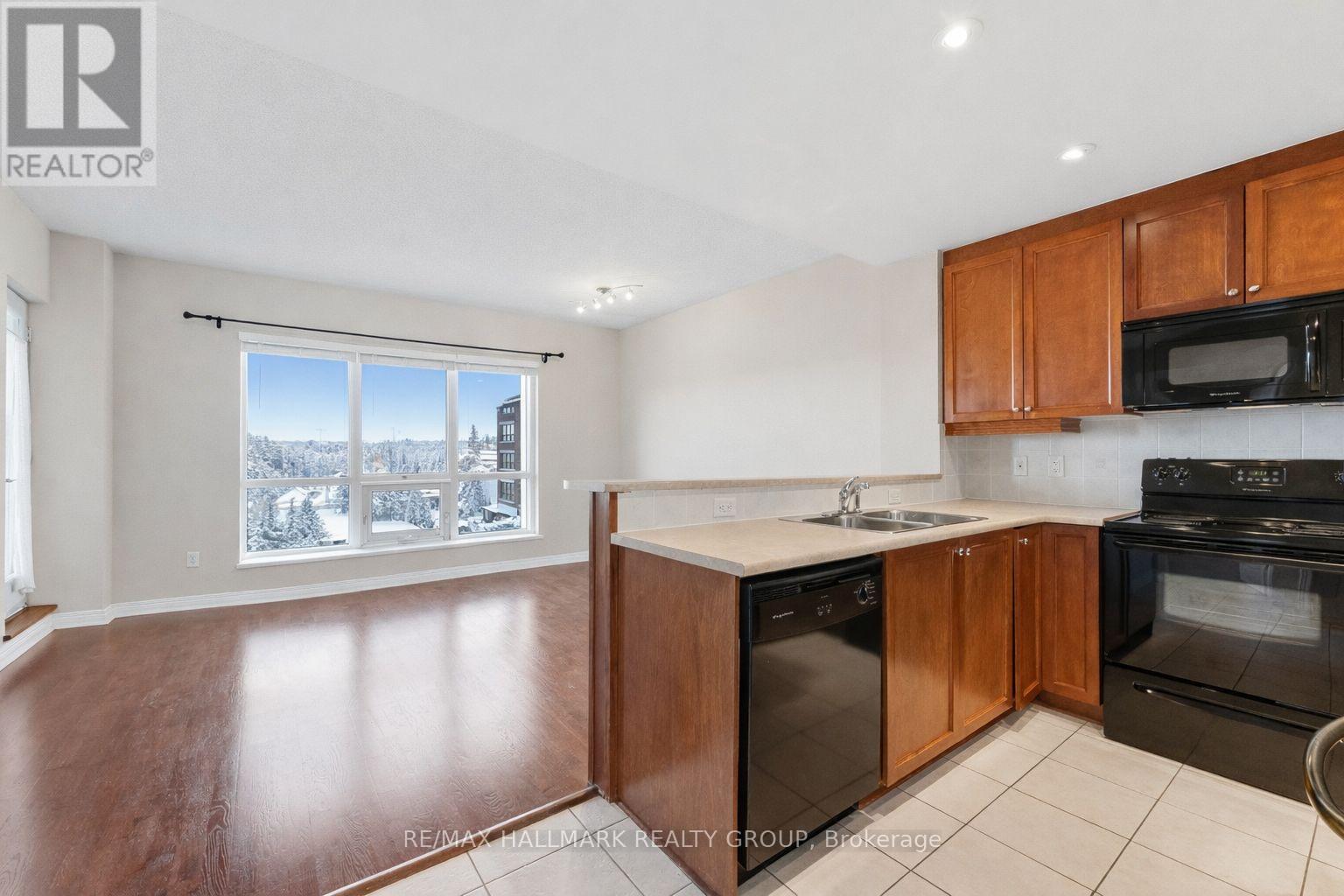 320 - 905 Beauparc Private, Ottawa, Ontario K1J 0A3 - Photo 9 - X12628206