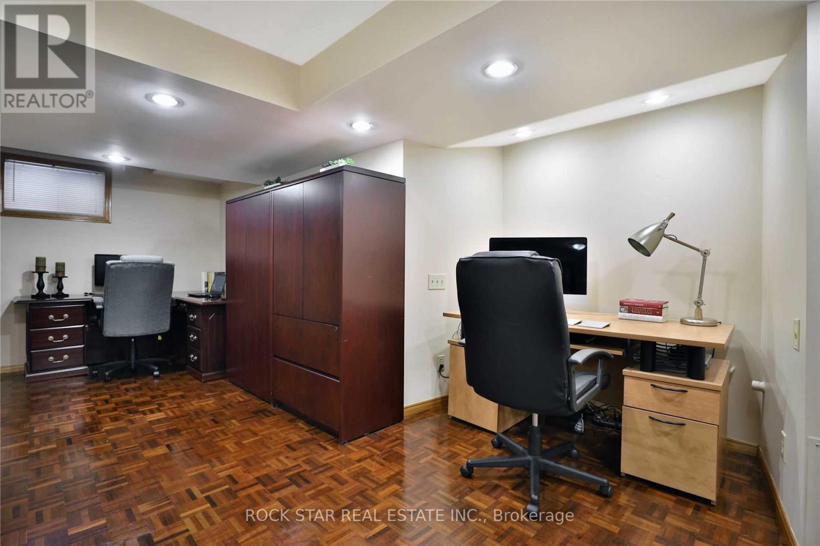 886 Wetherby Lane, Mississauga, Ontario  L4W 4S8 - Photo 16 - W12653408