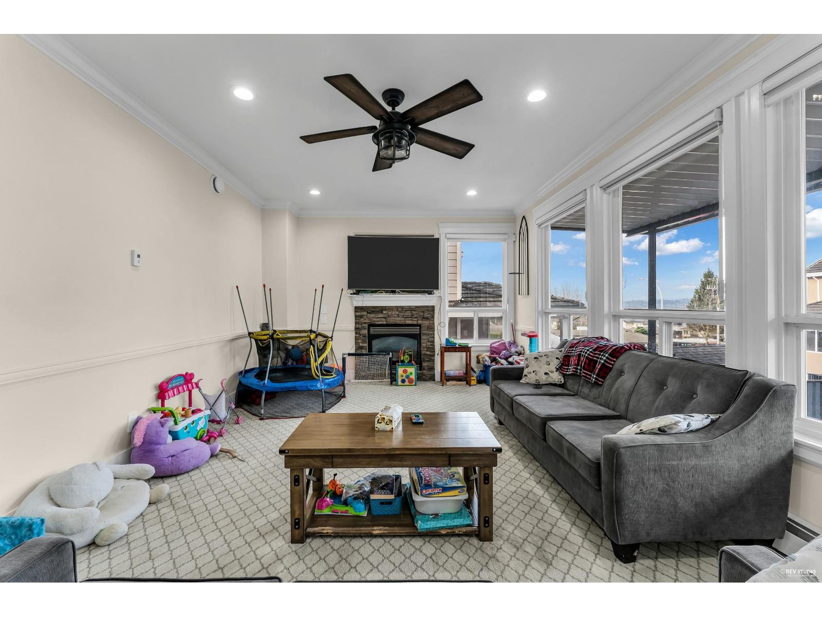 18011 63b Avenue, Surrey, British Columbia  V3S 4G1 - Photo 14 - R3075165