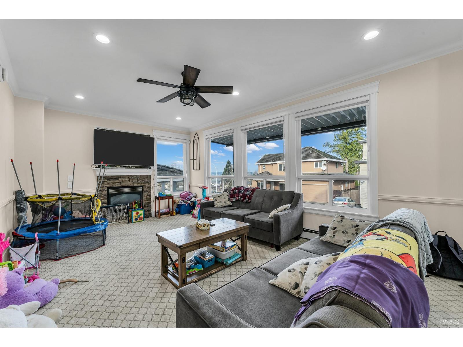 18011 63b Avenue, Surrey, British Columbia  V3S 4G1 - Photo 13 - R3075165