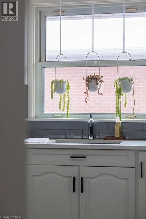 304 East 45th Street, Hamilton, Ontario  L8T 3K8 - Photo 10 - 40787312