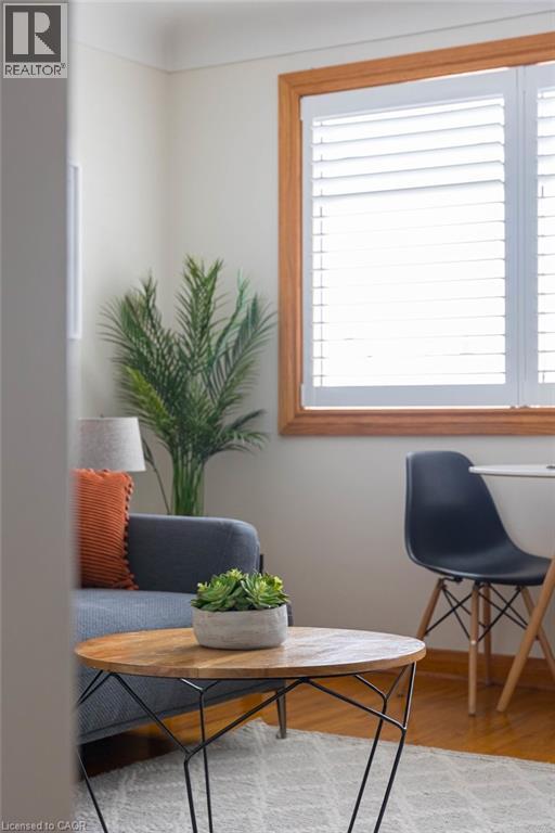 304 East 45th Street, Hamilton, Ontario  L8T 3K8 - Photo 4 - 40787312