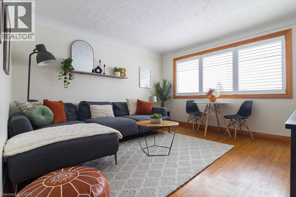 304 East 45th Street, Hamilton, Ontario  L8T 3K8 - Photo 5 - 40787312