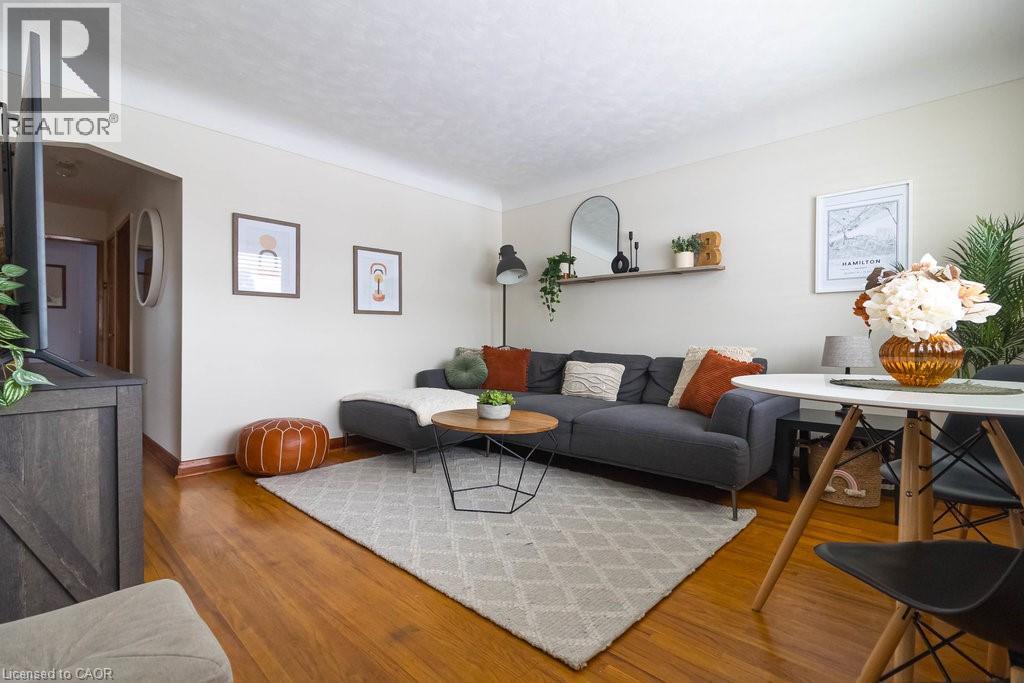 304 East 45th Street, Hamilton, Ontario  L8T 3K8 - Photo 3 - 40787312