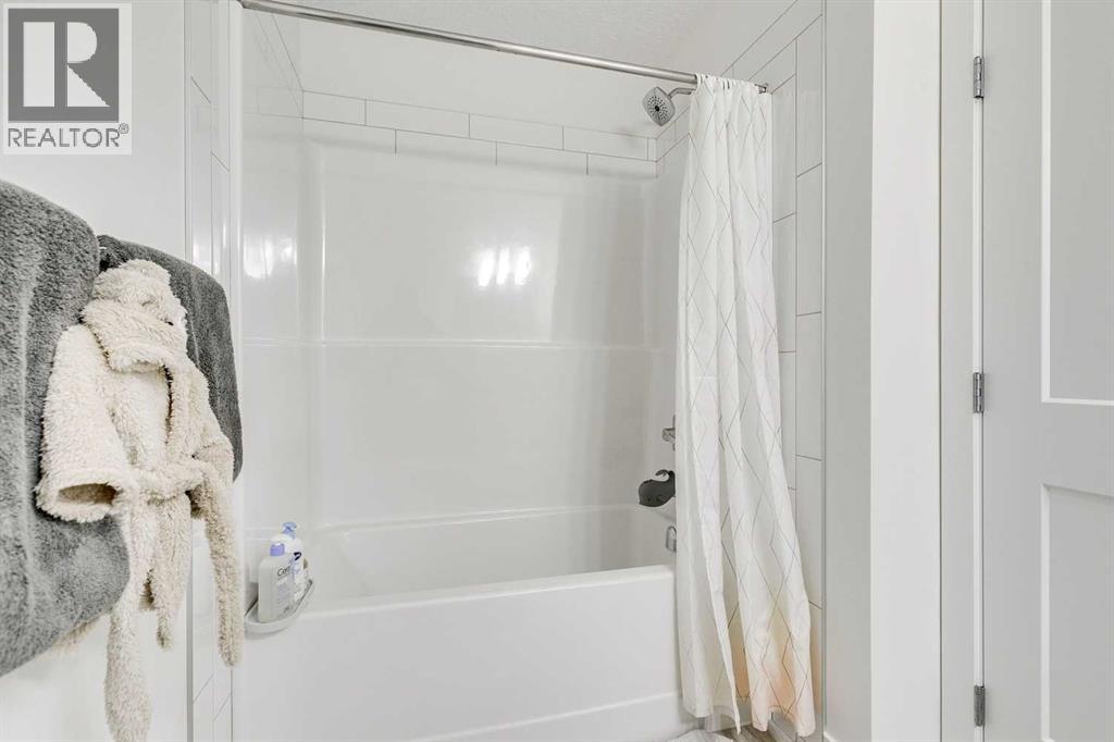 156 Crestridge Common Sw, Calgary, Alberta T3B 6J5 - Photo 27 - A2276165