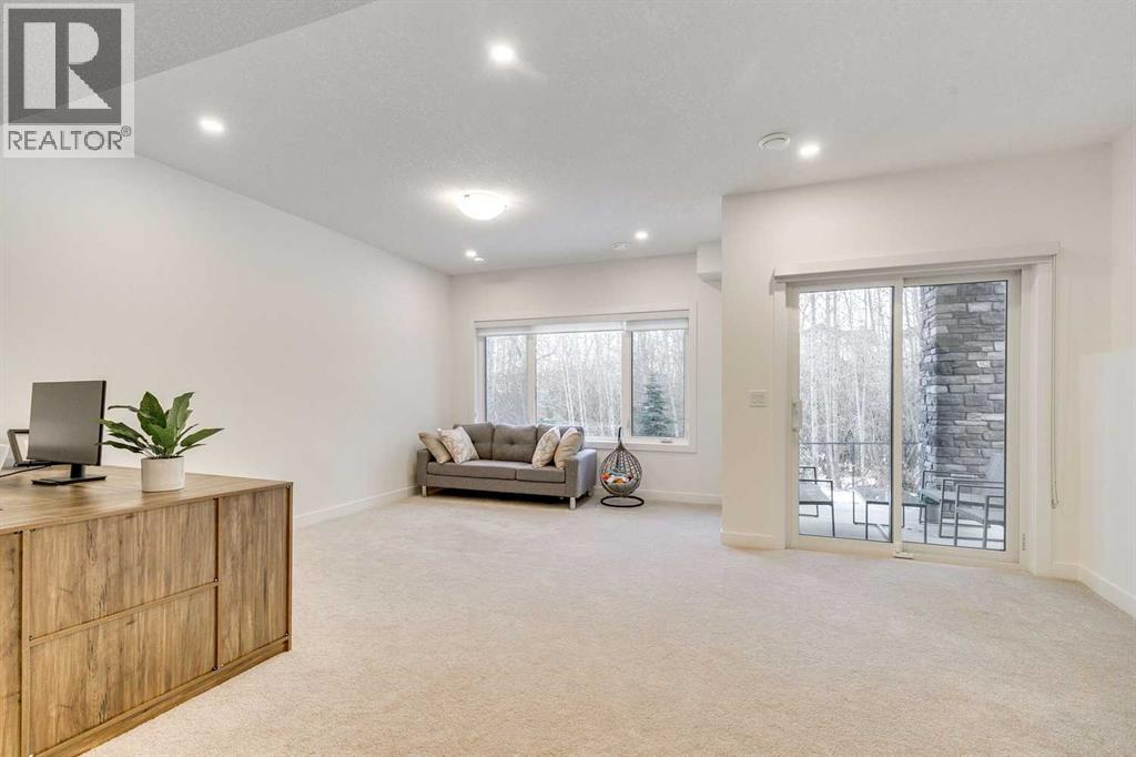 156 Crestridge Common Sw, Calgary, Alberta T3B 6J5 - Photo 35 - A2276165