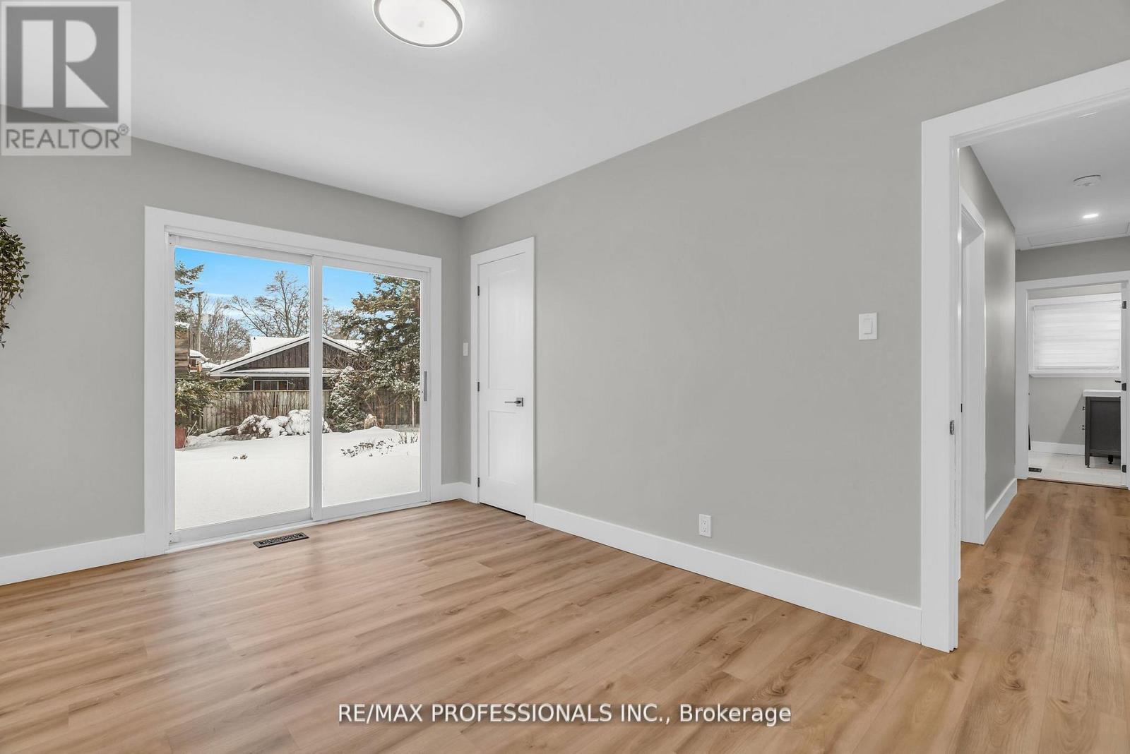 Upper - 139 Byron Avenue, Kitchener, Ontario  N2C 1Z7 - Photo 11 - X12653360