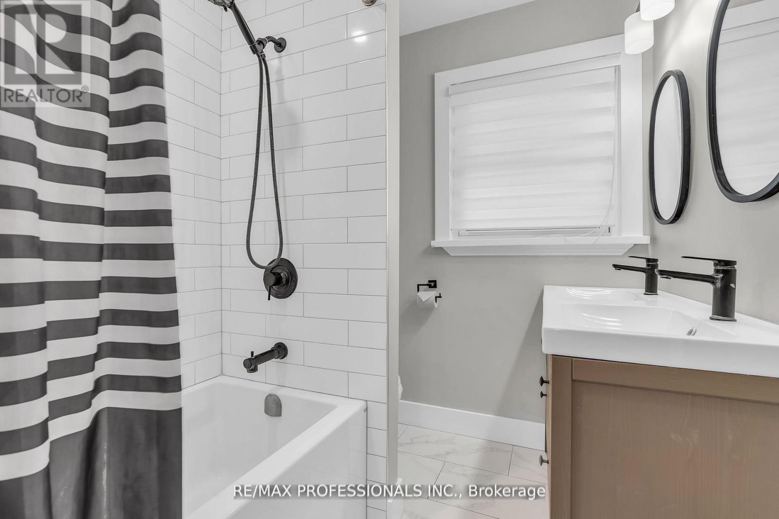 Upper - 139 Byron Avenue, Kitchener, Ontario  N2C 1Z7 - Photo 14 - X12653360