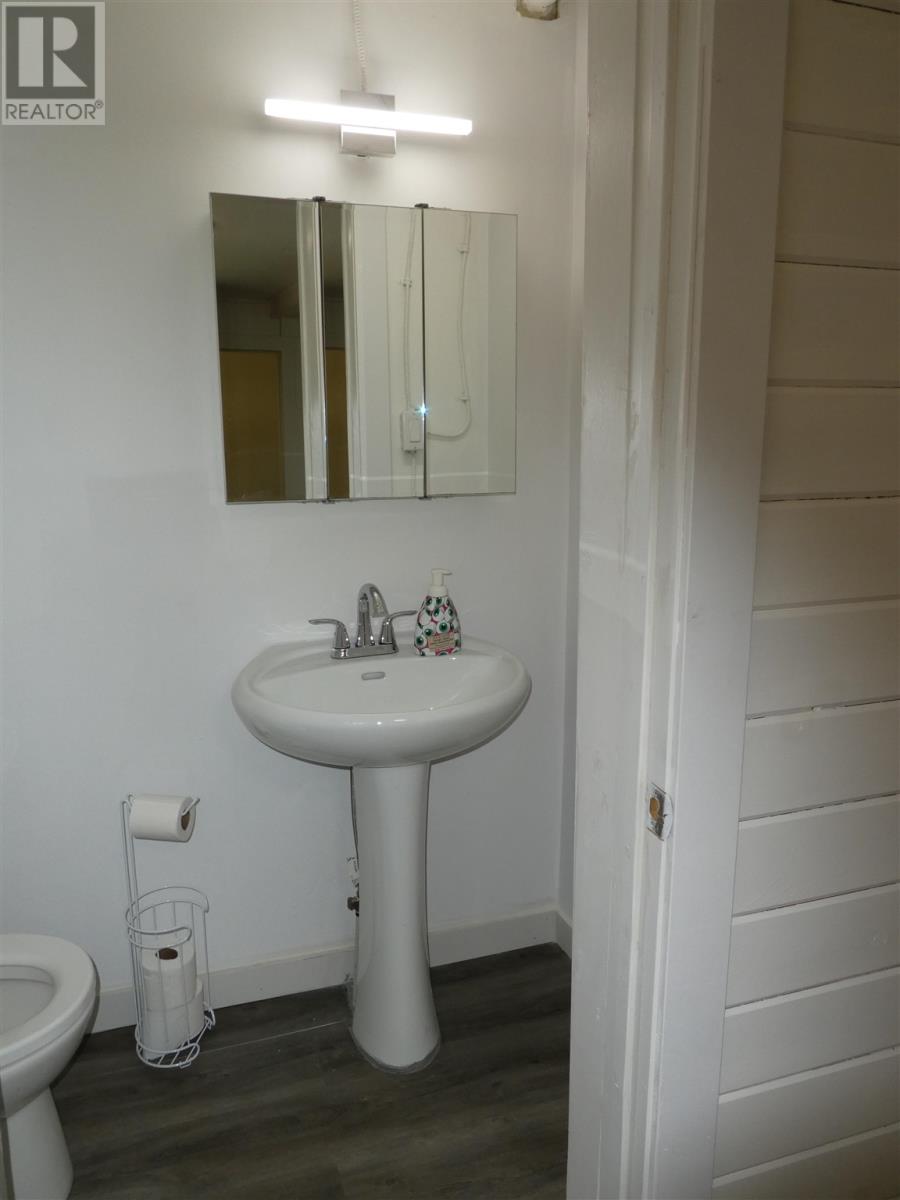 204 Second Ave Sw, Geraldton, Ontario  P0T 1M0 - Photo 10 - TB251498