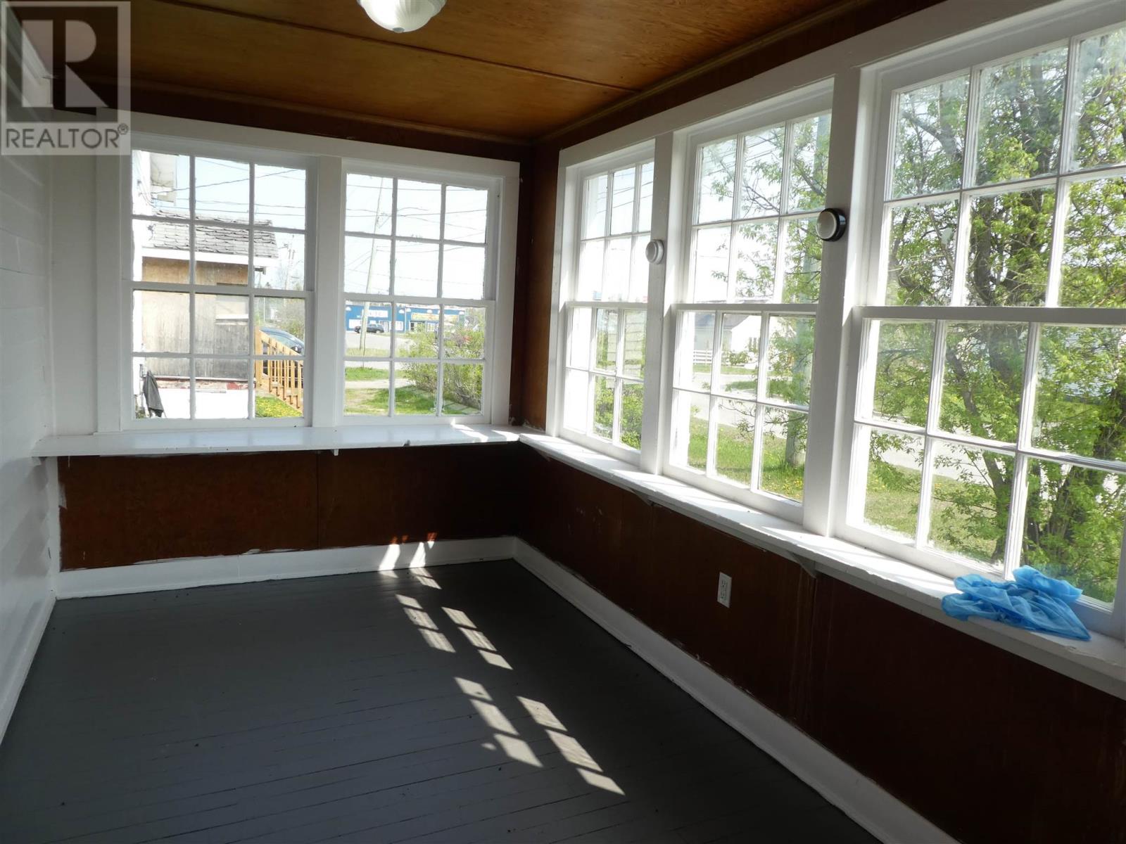 204 Second Ave Sw, Geraldton, Ontario  P0T 1M0 - Photo 3 - TB251498