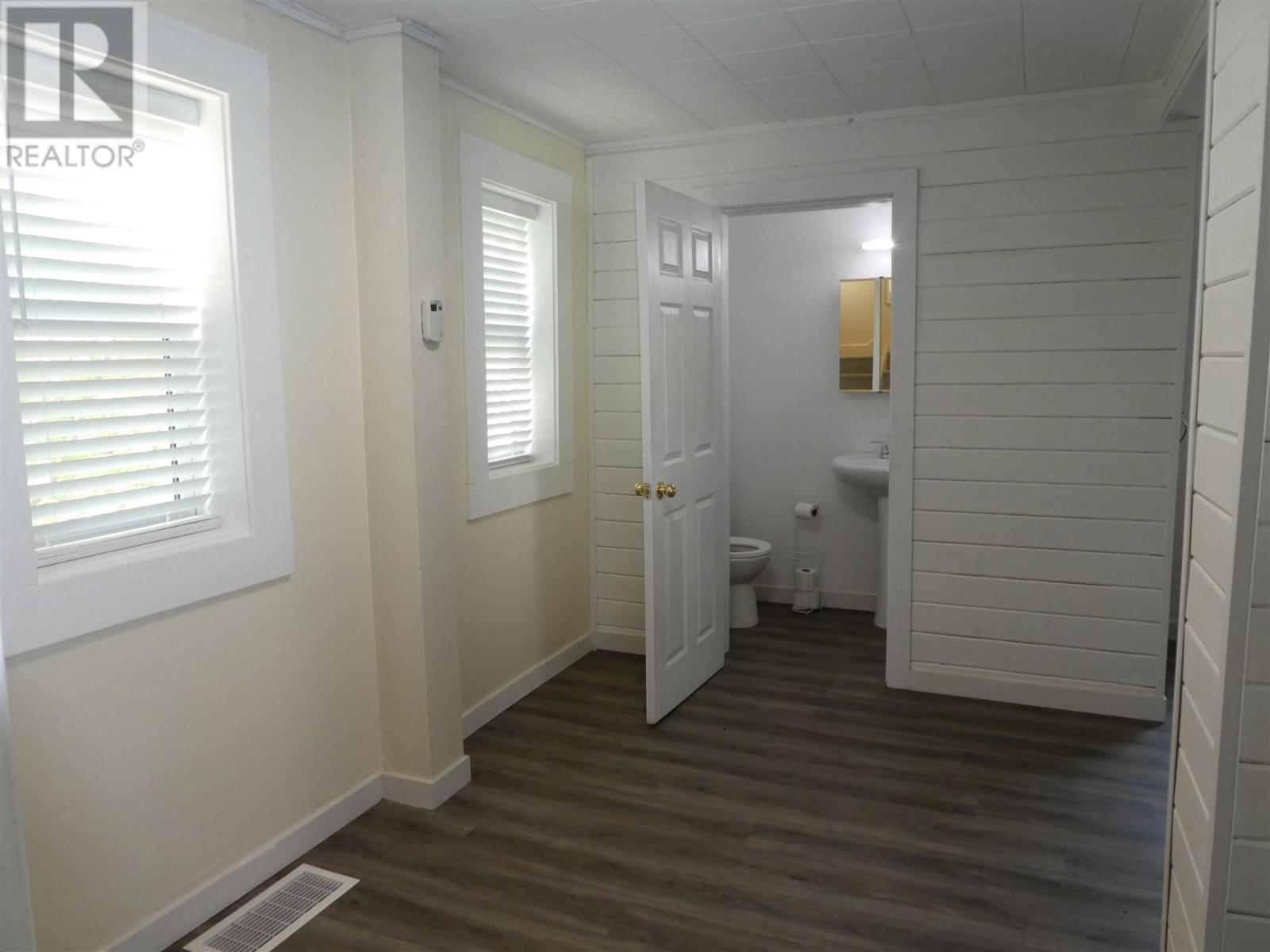 204 Second Ave Sw, Geraldton, Ontario  P0T 1M0 - Photo 9 - TB251498