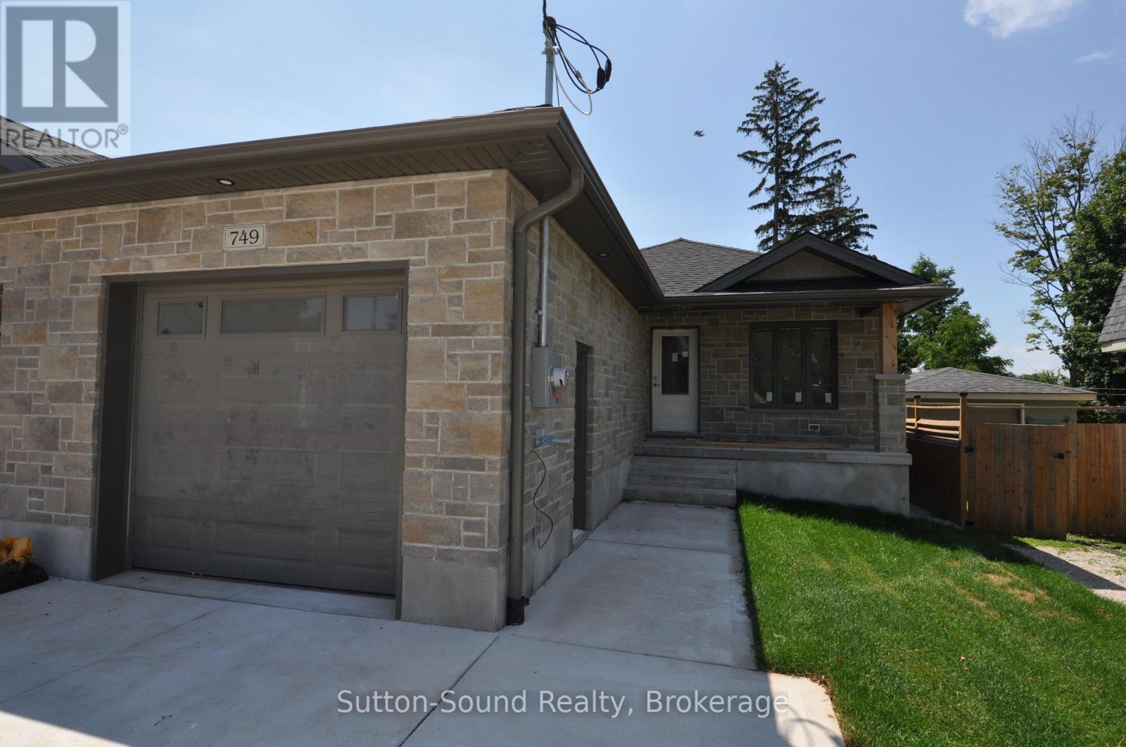 749 15TH STREET E, Owen Sound, Ontario