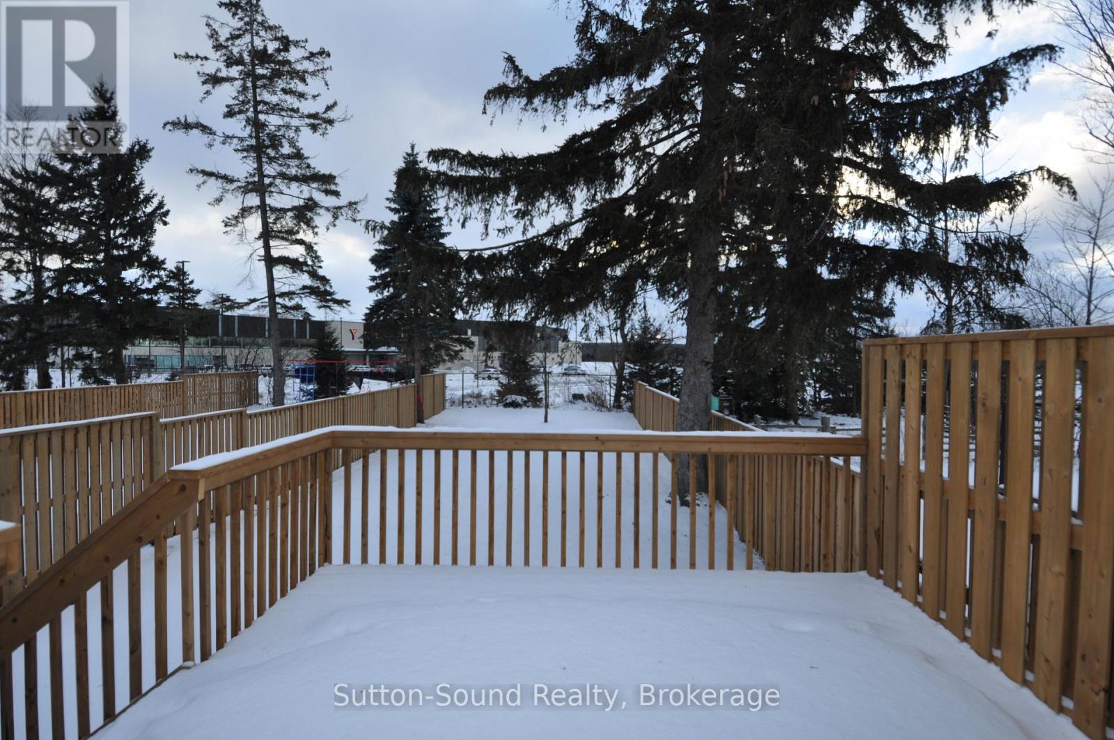 749 15th Street E, Owen Sound, Ontario  N4K 1X5 - Photo 37 - X12316674