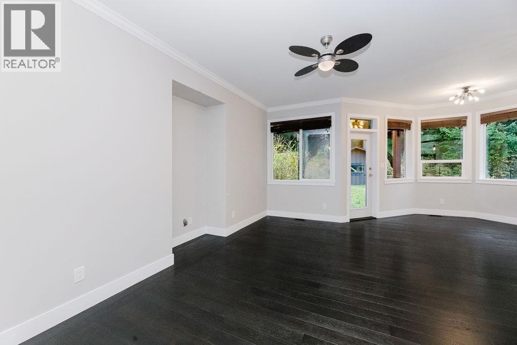 597 Oceanview Drive, Gibsons, British Columbia  V0N 1V5 - Photo 19 - R3075160