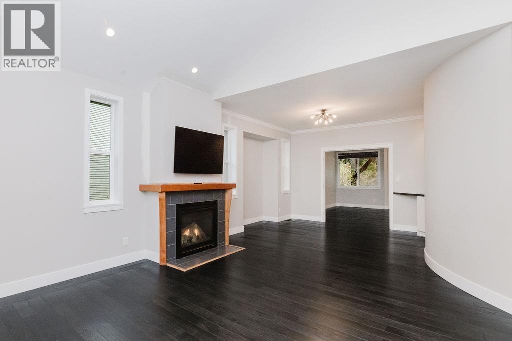 597 Oceanview Drive, Gibsons, British Columbia  V0N 1V5 - Photo 7 - R3075160