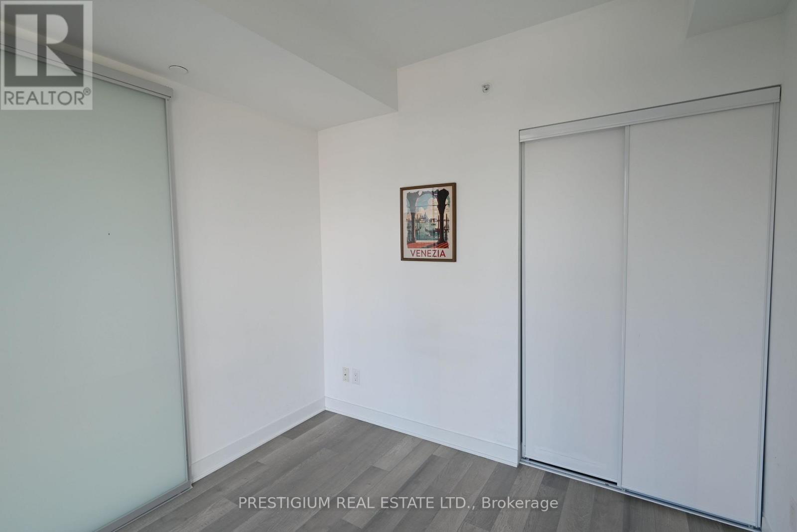 1910 - 290 Adelaide Street W, Toronto, Ontario  M5V 0P3 - Photo 11 - C12653430