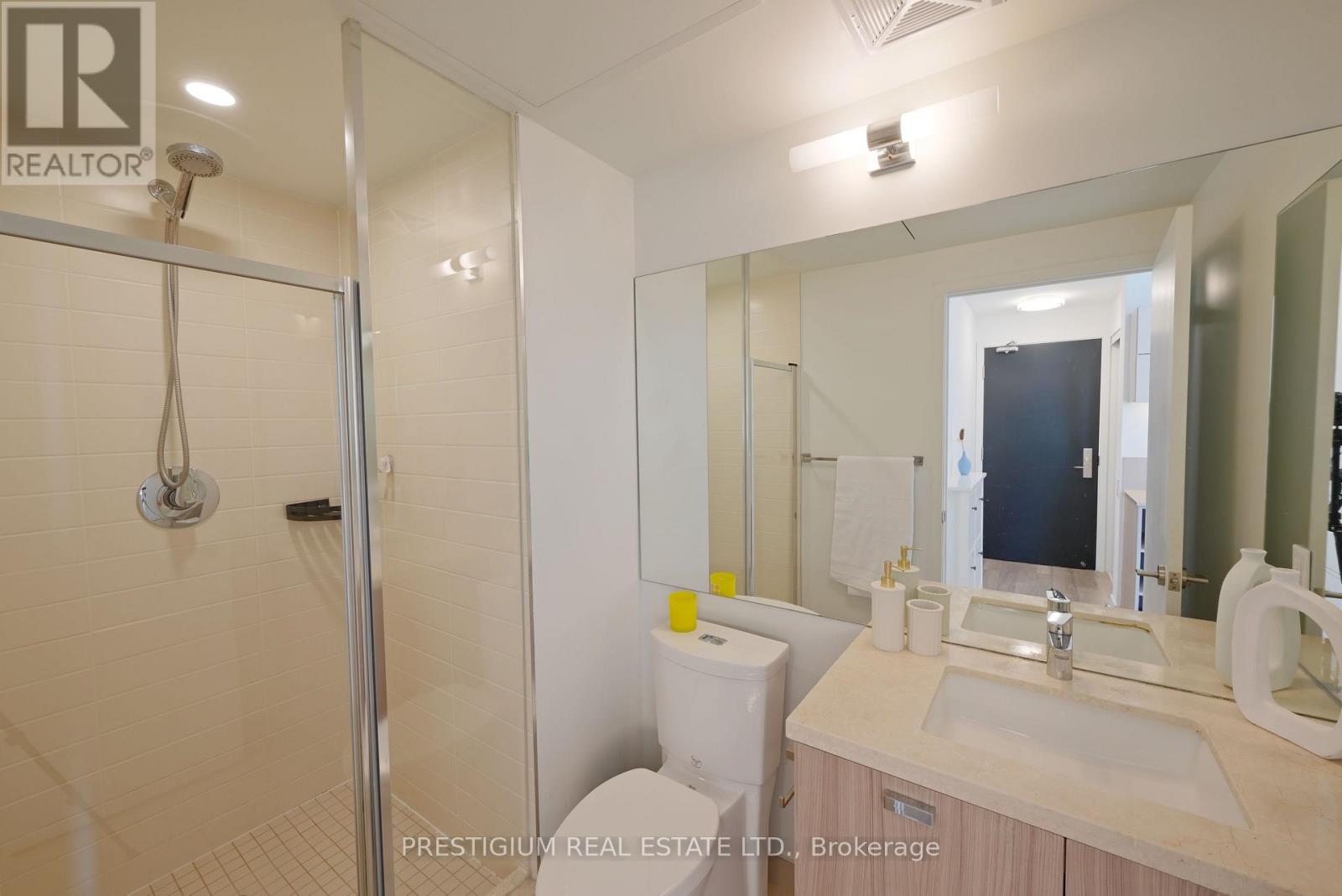 1910 - 290 Adelaide Street W, Toronto, Ontario  M5V 0P3 - Photo 13 - C12653430