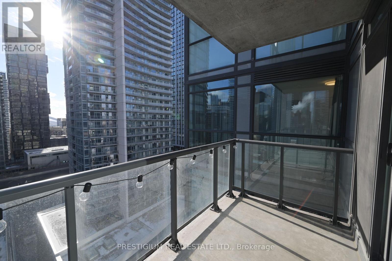 1910 - 290 Adelaide Street W, Toronto, Ontario  M5V 0P3 - Photo 17 - C12653430