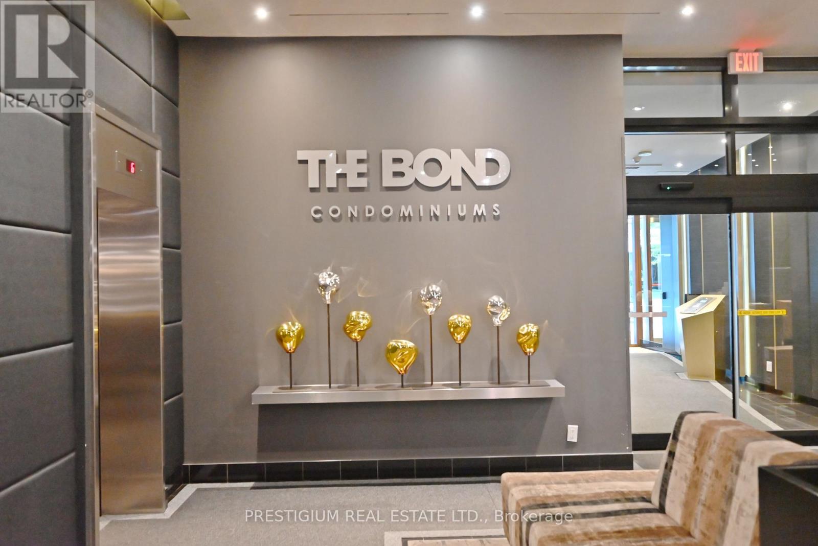 1910 - 290 Adelaide Street W, Toronto, Ontario  M5V 0P3 - Photo 23 - C12653430