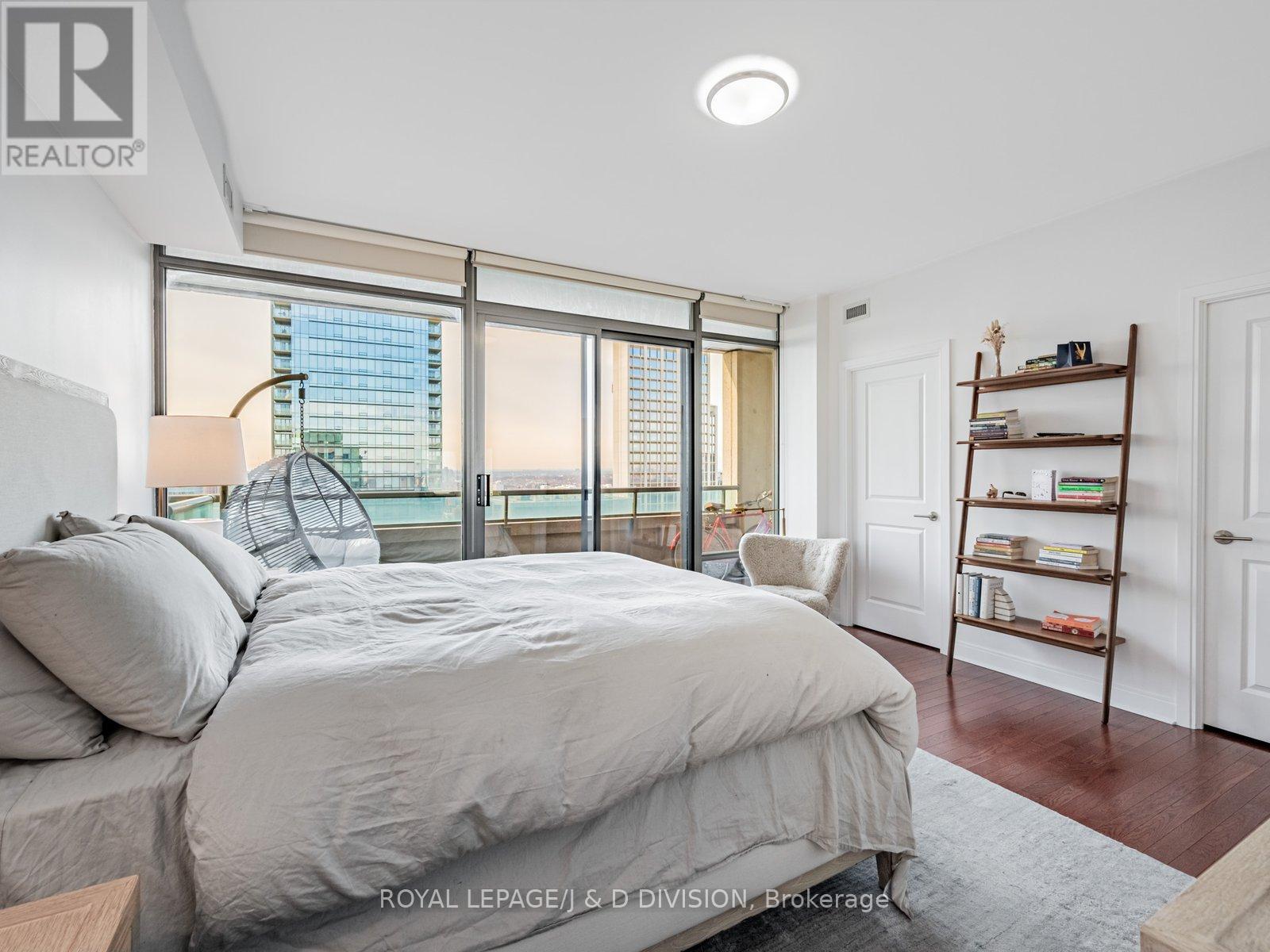 3402 - 18 Yorkville Avenue, Toronto, Ontario  M4W 3Y8 - Photo 14 - C12653438