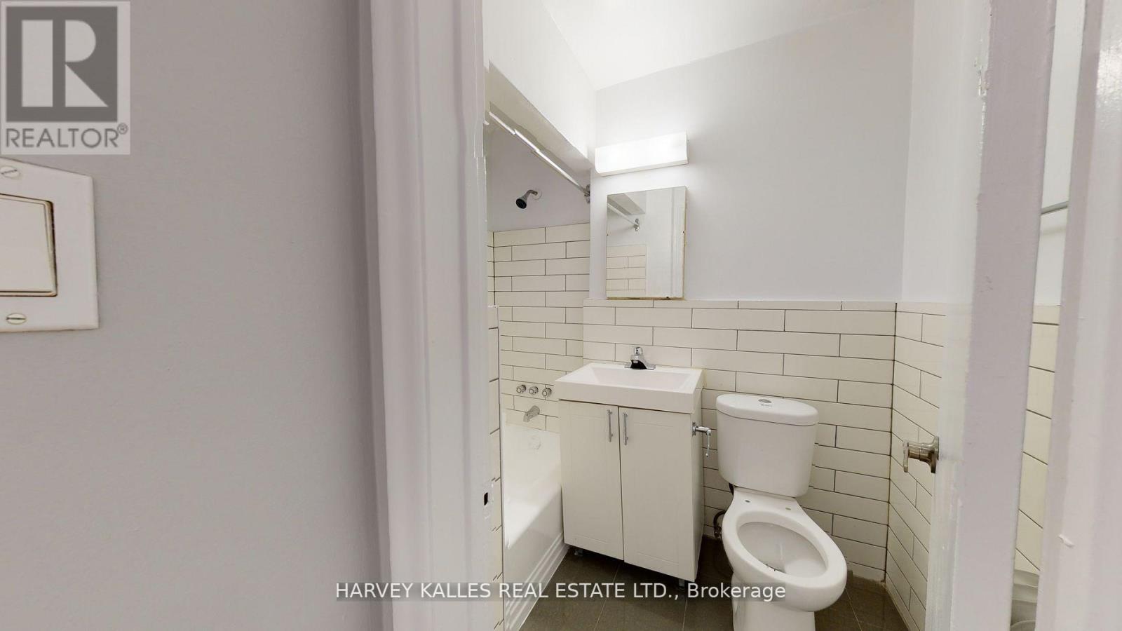 108 - 31 Clearview Heights, Toronto, Ontario  M6M 2A2 - Photo 13 - W12653422