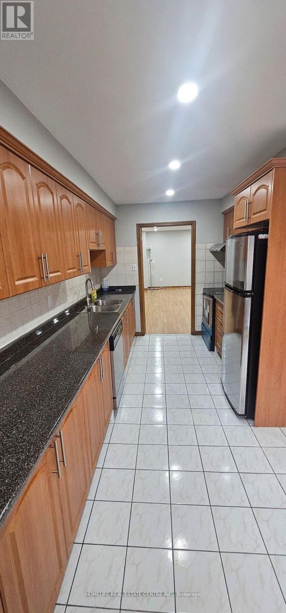 89 Woodsend Run, Brampton, Ontario  L6Y 4H7 - Photo 6 - W12653428