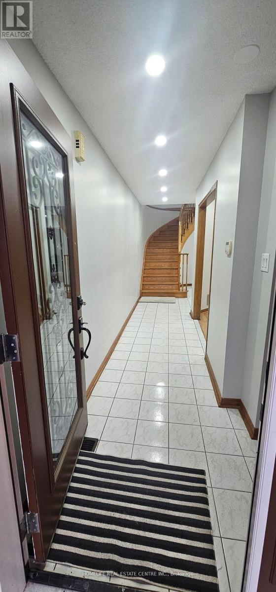 89 Woodsend Run, Brampton, Ontario  L6Y 4H7 - Photo 8 - W12653428