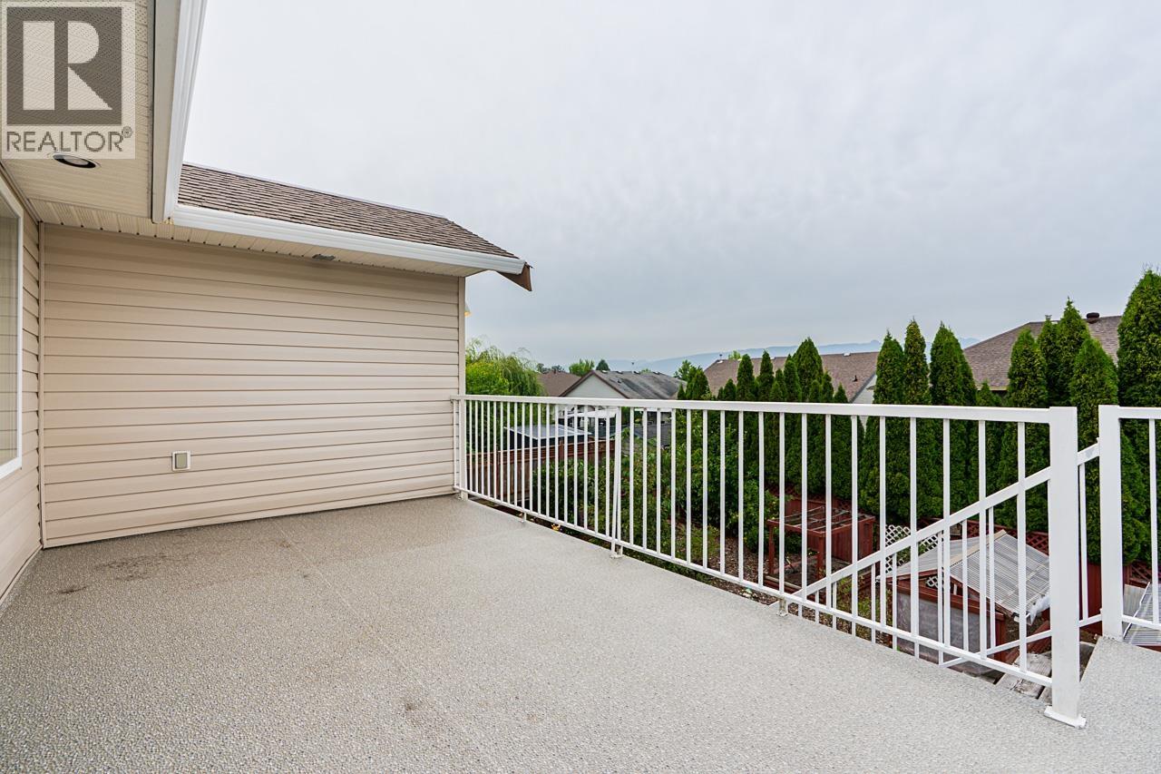 22081 124 Avenue, Maple Ridge, British Columbia V2X 4J1 - Photo 12 - R3075166