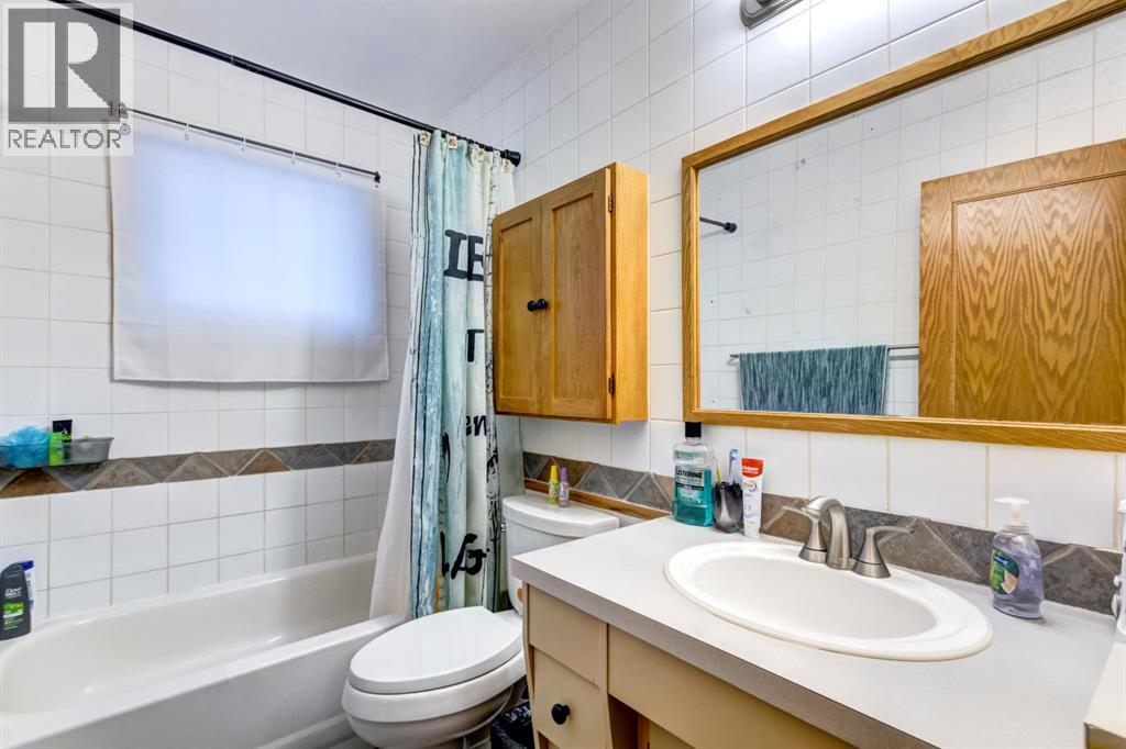 1408 106 Avenue Sw, Calgary, Alberta  T2W 0B7 - Photo 18 - A2275808