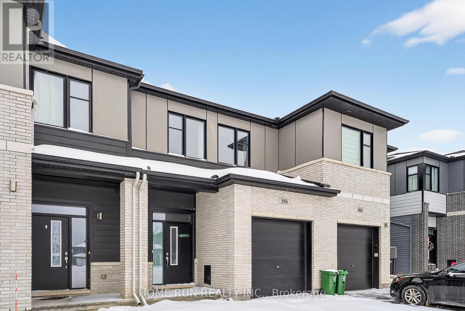 866 Paseana Place, Ottawa, Ontario  K2V 0P5 - Photo 2 - X12653470