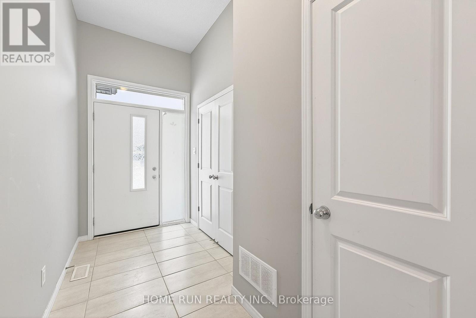 866 Paseana Place, Ottawa, Ontario  K2V 0P5 - Photo 4 - X12653470