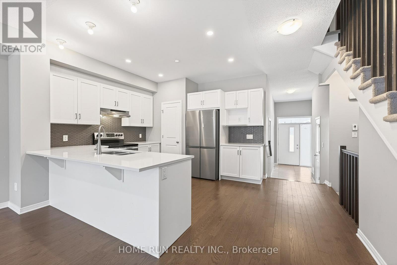 866 Paseana Place, Ottawa, Ontario  K2V 0P5 - Photo 6 - X12653470