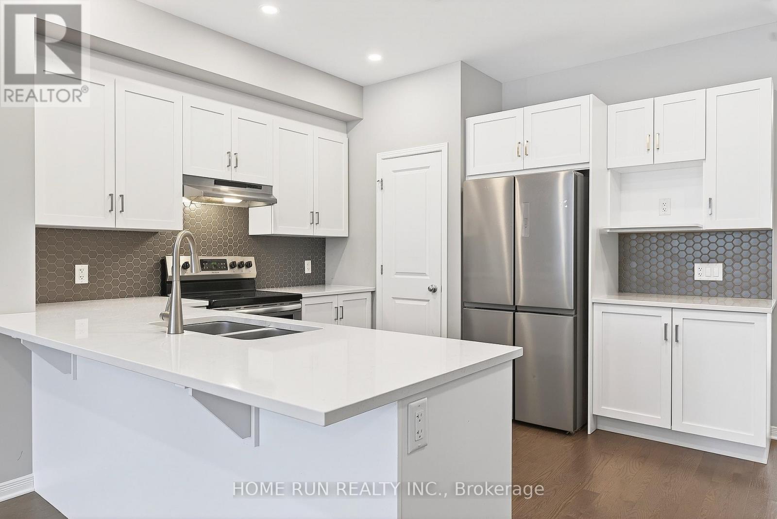 866 Paseana Place, Ottawa, Ontario  K2V 0P5 - Photo 8 - X12653470