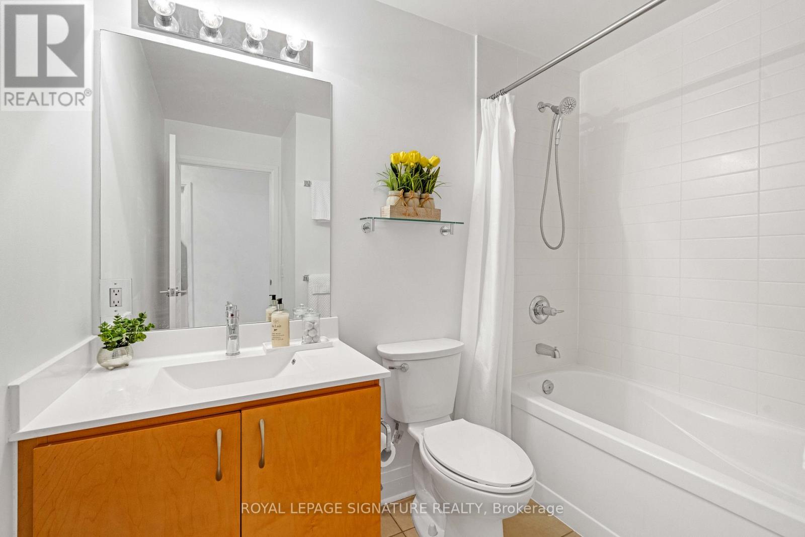 203 - 1 Hurontario Street, Mississauga, Ontario  L5G 0A3 - Photo 17 - W12477771