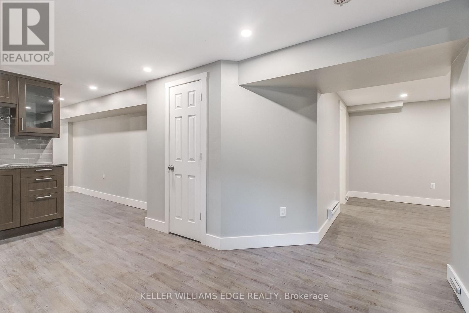 2 - 672 Castleguard Crescent, Burlington, Ontario  L7N 2W6 - Photo 13 - W12488246