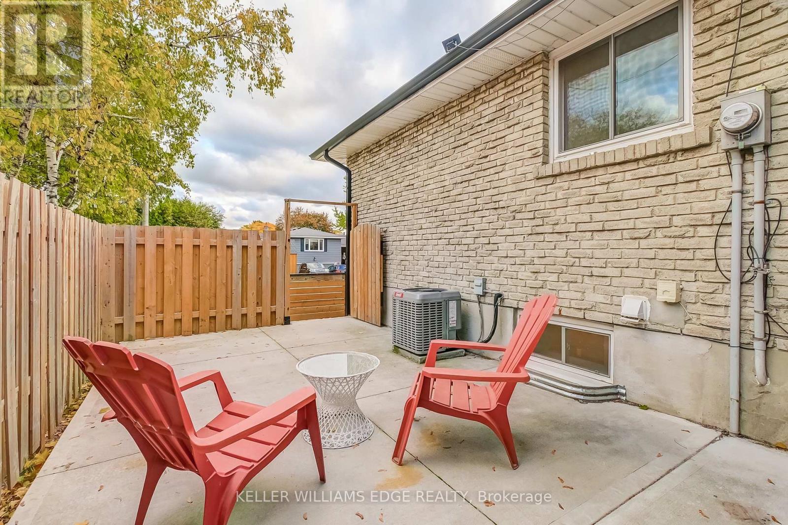 2 - 672 Castleguard Crescent, Burlington, Ontario  L7N 2W6 - Photo 26 - W12488246