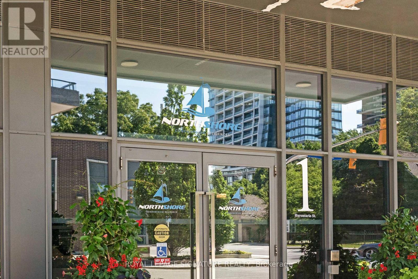 203 - 1 Hurontario Street, Mississauga, Ontario  L5G 0A3 - Photo 2 - W12477771