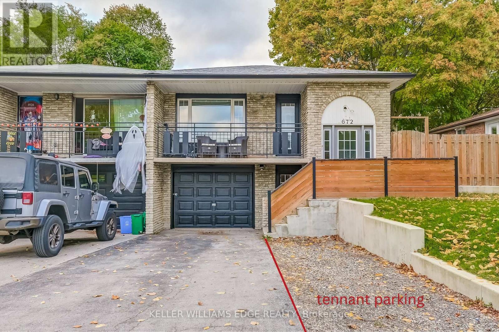 2 - 672 Castleguard Crescent, Burlington, Ontario  L7N 2W6 - Photo 2 - W12488246