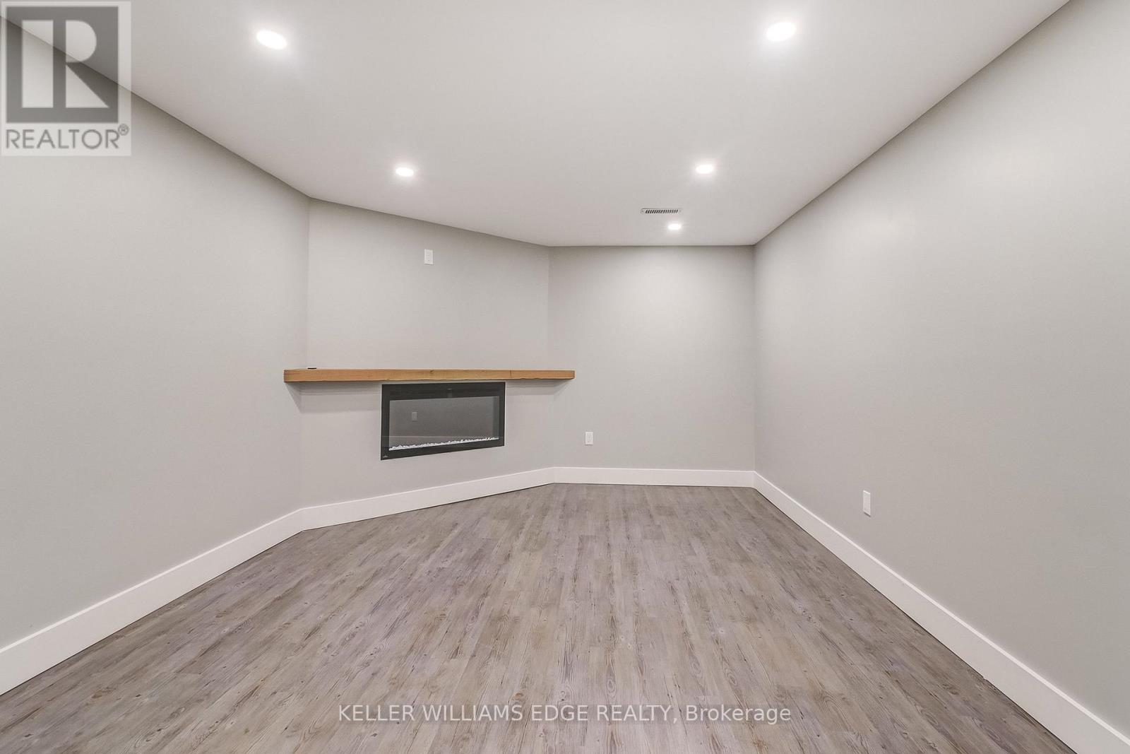 2 - 672 Castleguard Crescent, Burlington, Ontario  L7N 2W6 - Photo 15 - W12488246