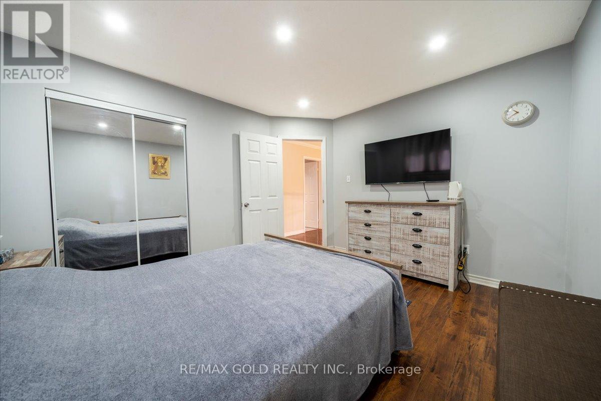 92 Jaffa Drive, Brampton, Ontario  L6S 4C6 - Photo 34 - W12538290