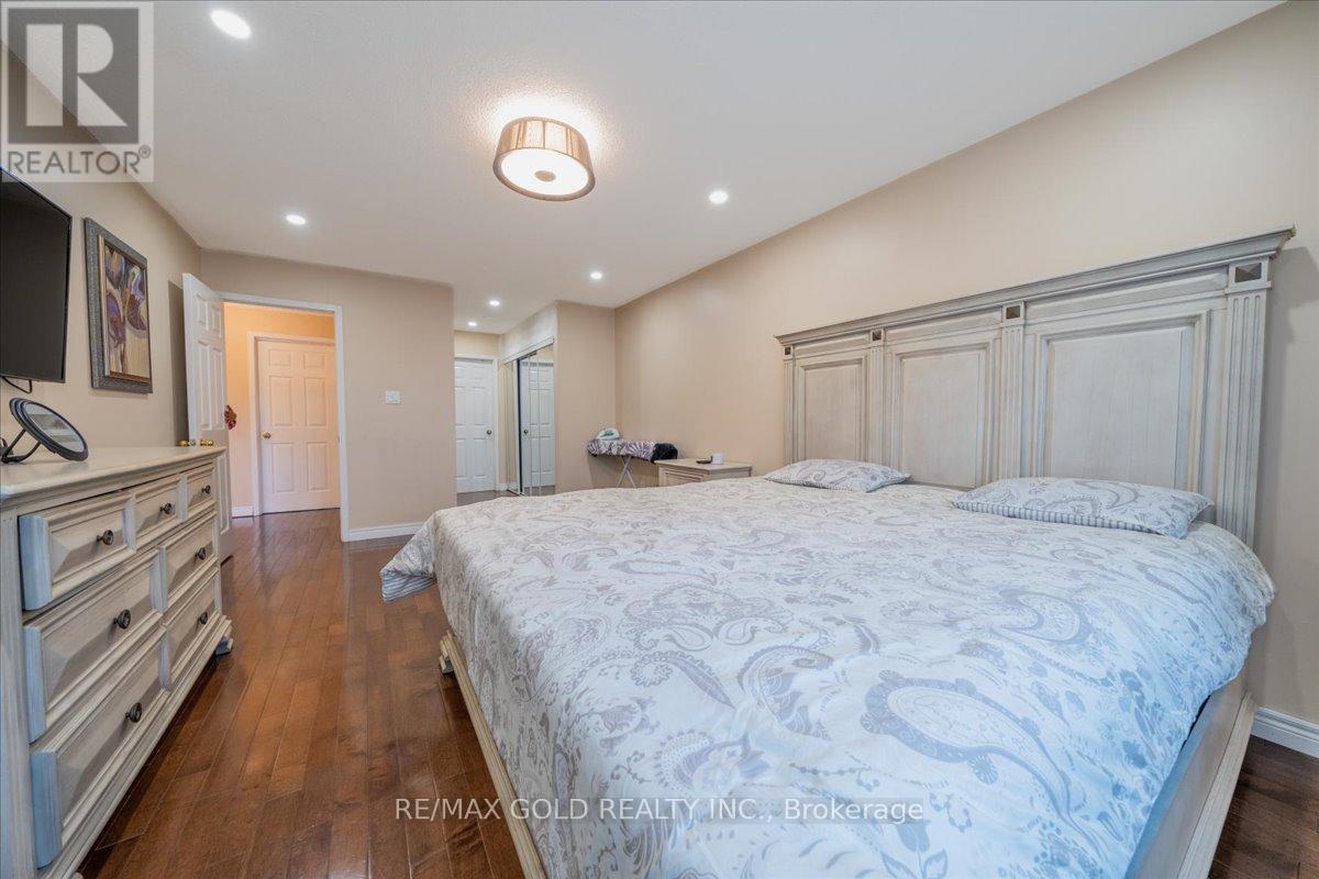 92 Jaffa Drive, Brampton, Ontario  L6S 4C6 - Photo 27 - W12538290