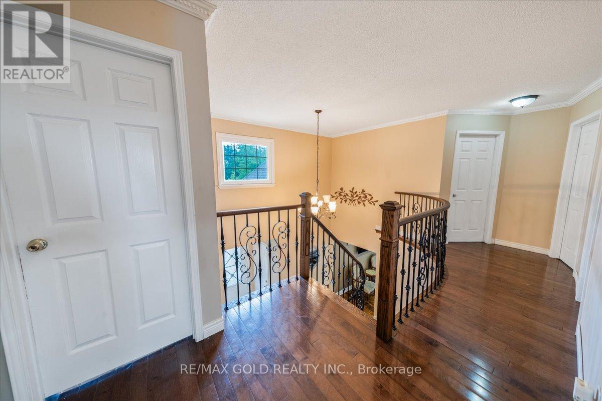 92 Jaffa Drive, Brampton, Ontario  L6S 4C6 - Photo 22 - W12538290