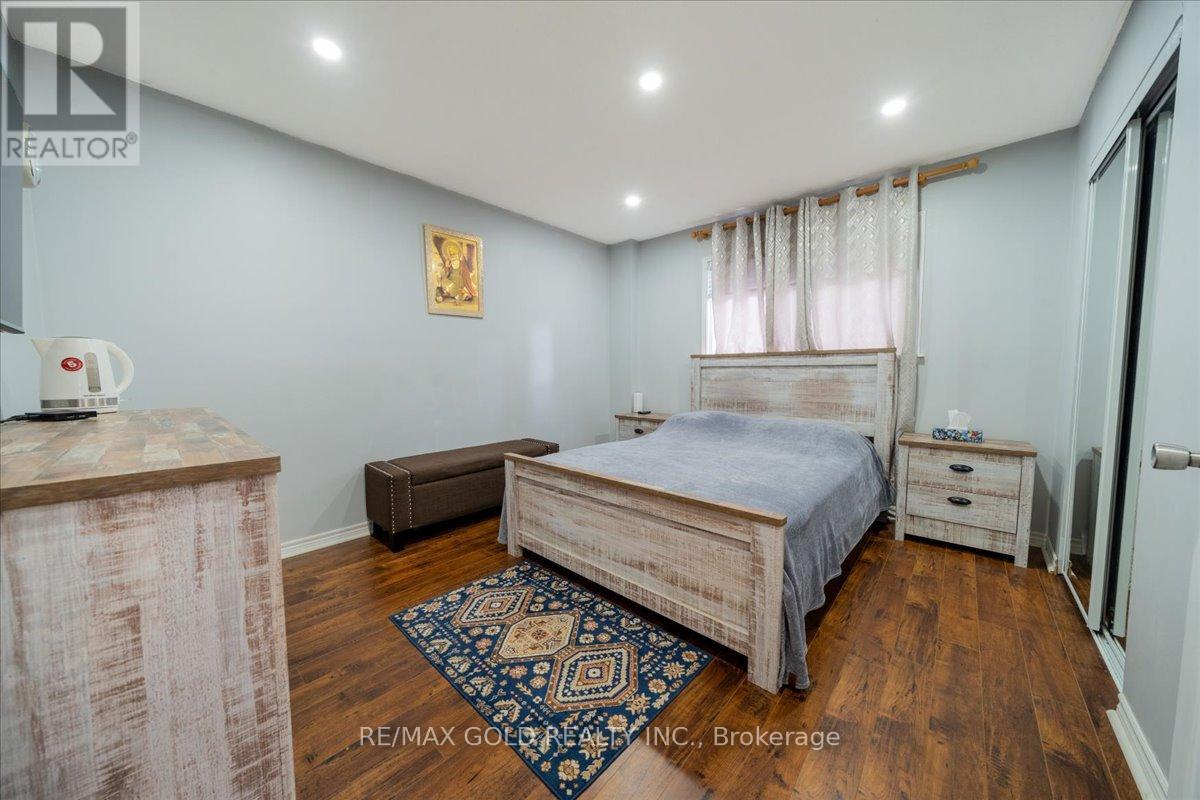 92 Jaffa Drive, Brampton, Ontario  L6S 4C6 - Photo 32 - W12538290