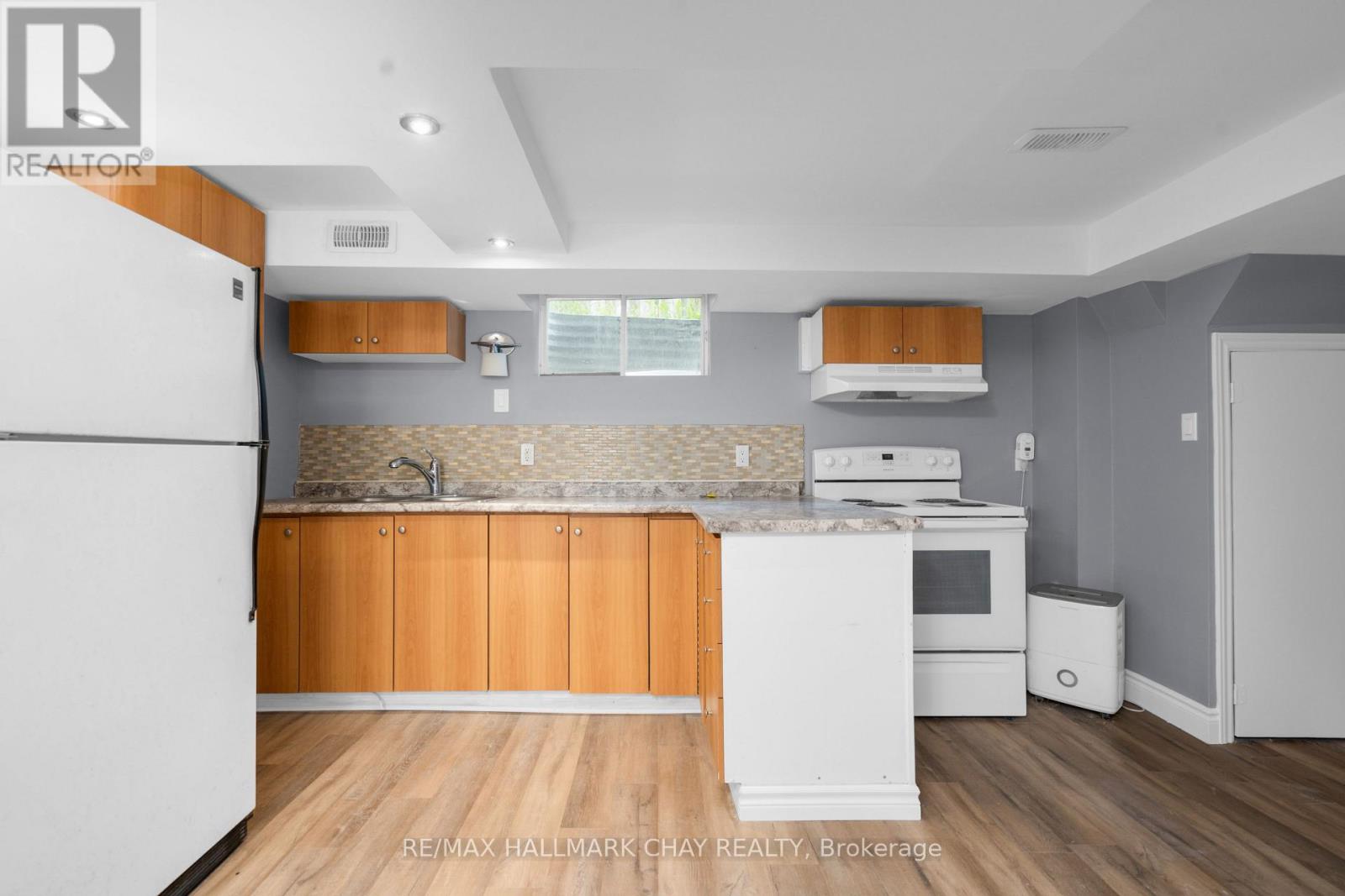 61 Corbett Drive, Barrie, Ontario  L4M 5V6 - Photo 20 - S12653458