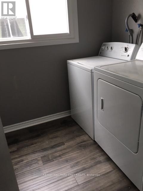 61 Corbett Drive, Barrie, Ontario  L4M 5V6 - Photo 7 - S12653458